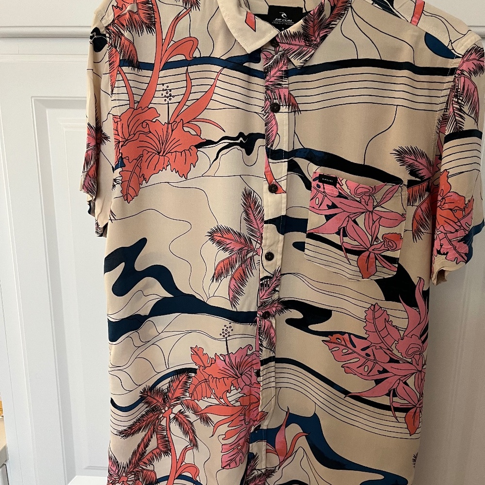 Mens Rip Curl button down shirt